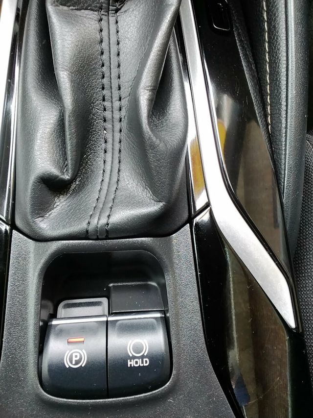 2019 Toyota Corolla Hatchback SE CVT - 23032691 - 21