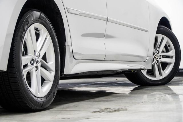 2019 Toyota Corolla Hatchback SE CVT - 23040175 - 16