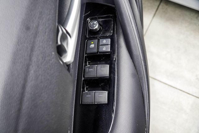 2019 Toyota Corolla Hatchback SE CVT - 23040175 - 35