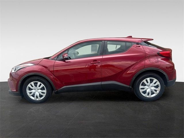 2019 Toyota C-HR LE photo 2