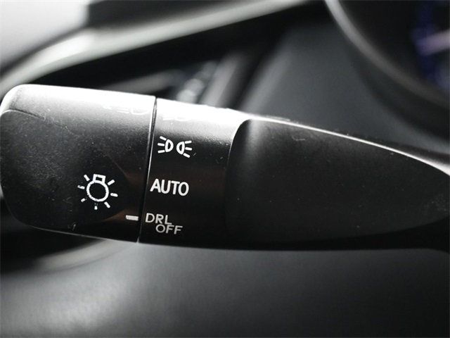 2019 Toyota C-HR LE FWD - 22893203 - 23