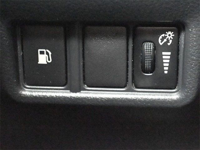 2019 Toyota C-HR LE FWD - 22893203 - 25