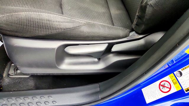 2019 Toyota C-HR LE FWD - 23016226 - 10