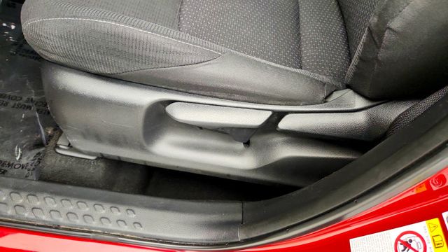 2019 Toyota C-HR LE FWD - 23022905 - 10