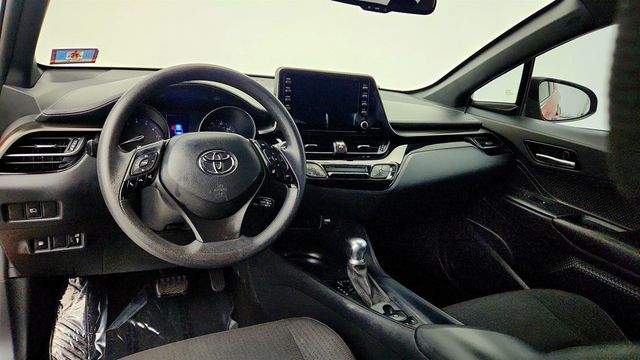 2019 Toyota C-HR LE FWD - 23022905 - 11