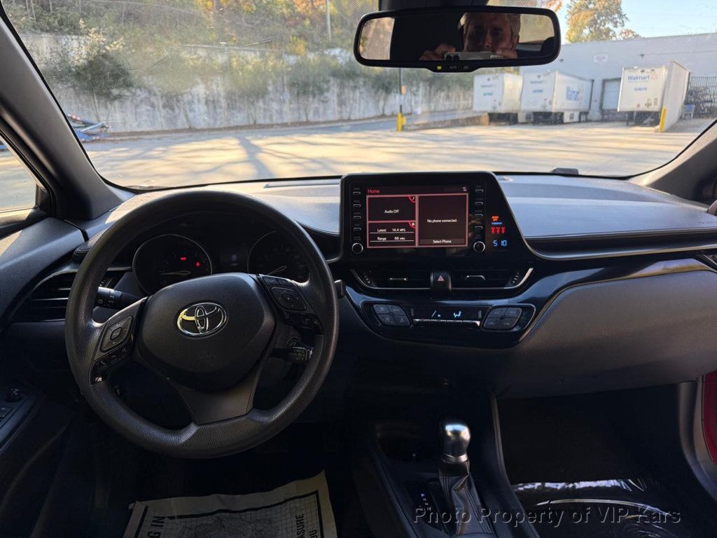 2019 Toyota C-HR XLE FWD - 22944778 - 11