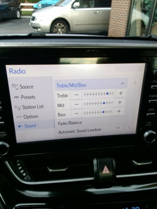 2019 Toyota C-HR XLE FWD - 22915234 - 16