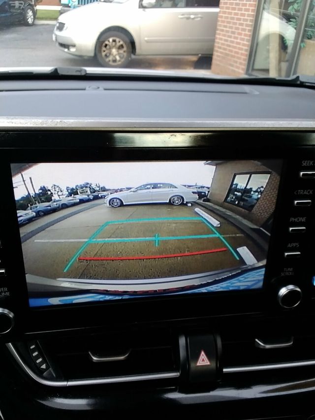 2019 Toyota C-HR XLE FWD - 22915234 - 19