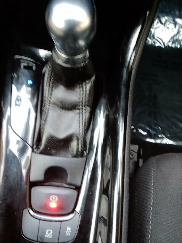 2019 Toyota C-HR XLE FWD - 22915234 - 21