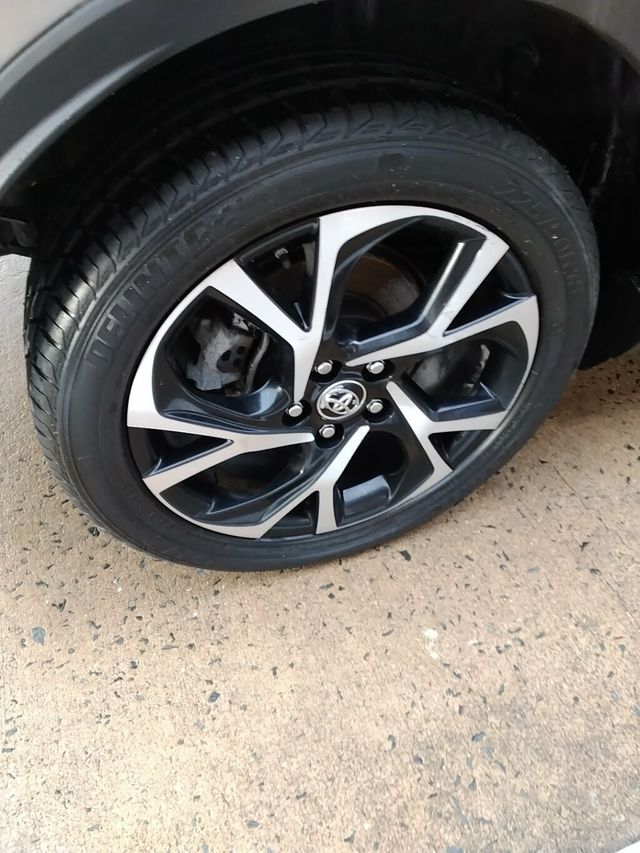 2019 Toyota C-HR XLE FWD - 22915234 - 26