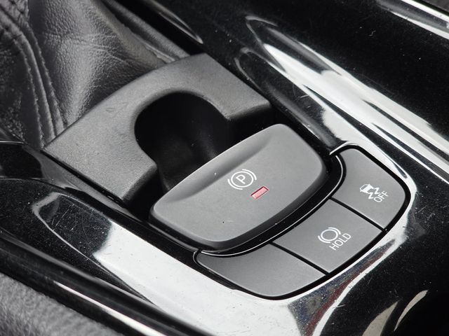 2019 Toyota C-HR XLE FWD - 23033607 - 18