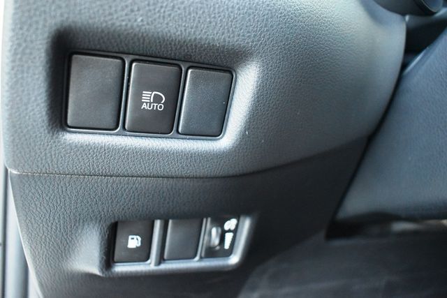 2019 Toyota C-HR XLE FWD - 23057665 - 22