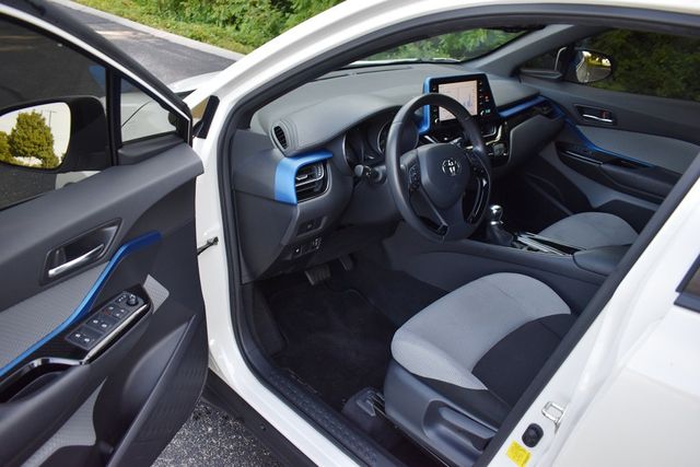 2019 Toyota C-HR XLE FWD - 23057665 - 28
