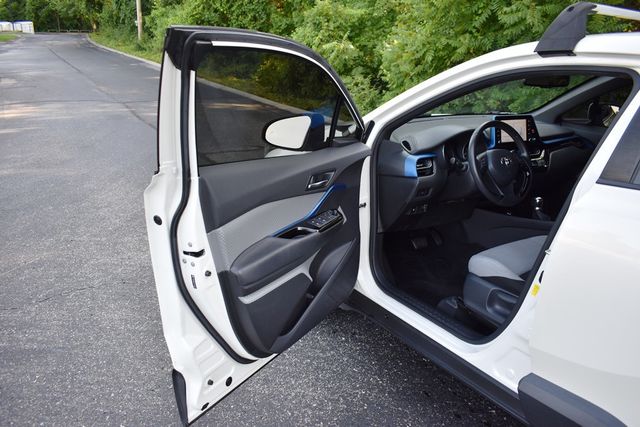 2019 Toyota C-HR XLE FWD - 23057665 - 32