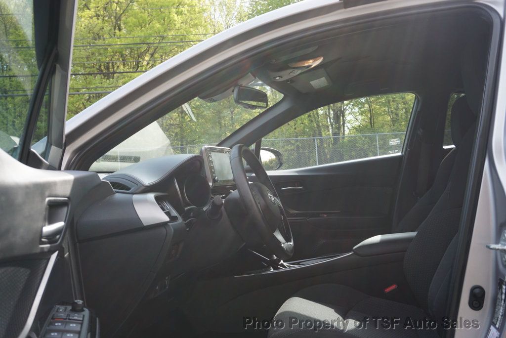 2019 Toyota C-HR XLE FWD - 23018446 - 9