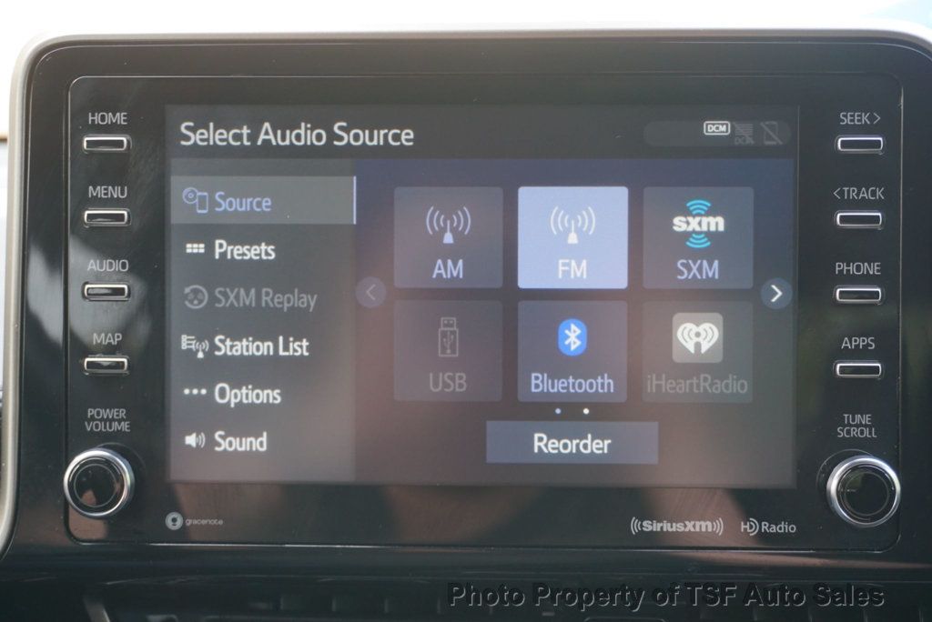 2019 Toyota C-HR XLE FWD - 23018446 - 19