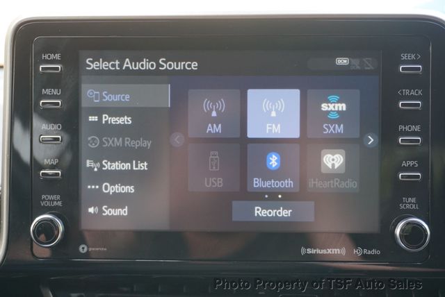 2019 Toyota C-HR XLE FWD - 23018446 - 19