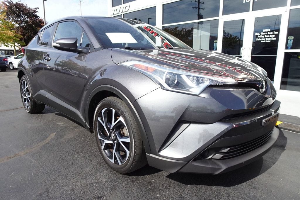 2019 Toyota C-HR XLE photo 2