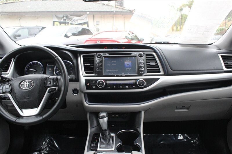 2019 Toyota Highlander  - 22593839 - 9