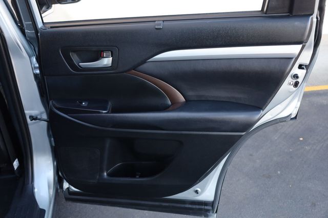 2019 Toyota Highlander  - 22908433 - 19