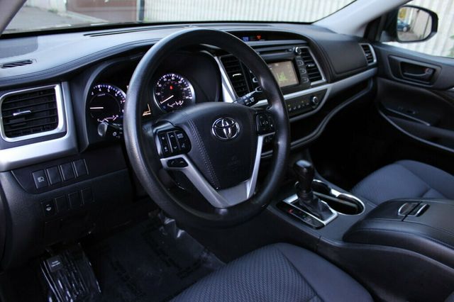 2019 Toyota Highlander AWD LE  - 23079280 - 26