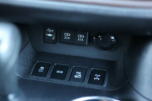 2019 Toyota Highlander AWD LE  - 23079280 - 31