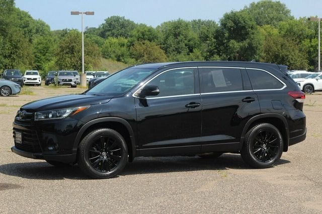 2019 Toyota Highlander AWD SE NIGHTSHADE EDITION W/ LEATHER, PWR MOONROOF,  - 23053260 - 17