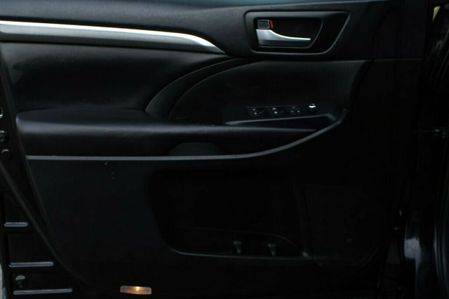 2019 Toyota Highlander AWD SE NIGHTSHADE EDITION W/ LEATHER, PWR MOONROOF,  - 23053260 - 20