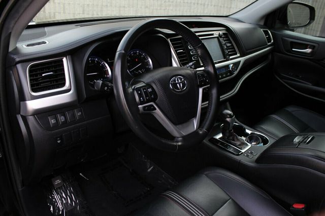 2019 Toyota Highlander AWD SE NIGHTSHADE EDITION W/ LEATHER, PWR MOONROOF,  - 23053260 - 25