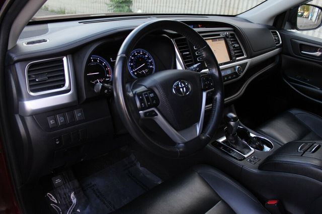 2019 Toyota Highlander AWD XLE W/ LEATHER, MOONROOF - 23089811 - 24
