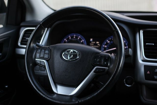 2019 Toyota Highlander AWD XLE W/ LEATHER, MOONROOF - 23089811 - 29