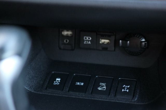 2019 Toyota Highlander AWD XLE W/ LEATHER, MOONROOF - 23089811 - 31