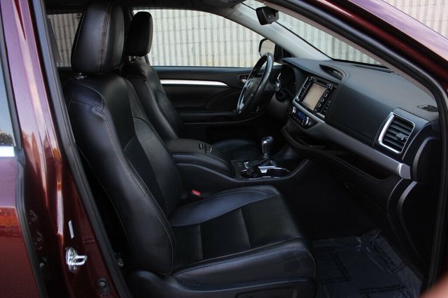 2019 Toyota Highlander AWD XLE W/ LEATHER, MOONROOF - 23089811 - 6