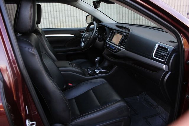 2019 Toyota Highlander AWD XLE W/ LEATHER, MOONROOF - 23089811 - 7