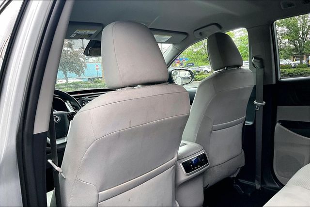 2019 Toyota Highlander LE - 23017188 - 17