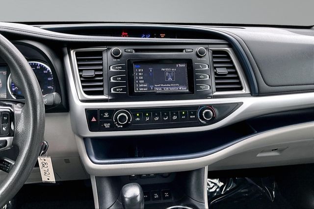2019 Toyota Highlander LE - 23017188 - 23