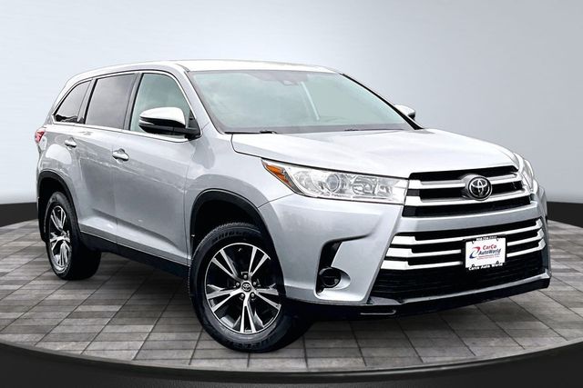 2019 Toyota Highlander LE - 23017188 - 2