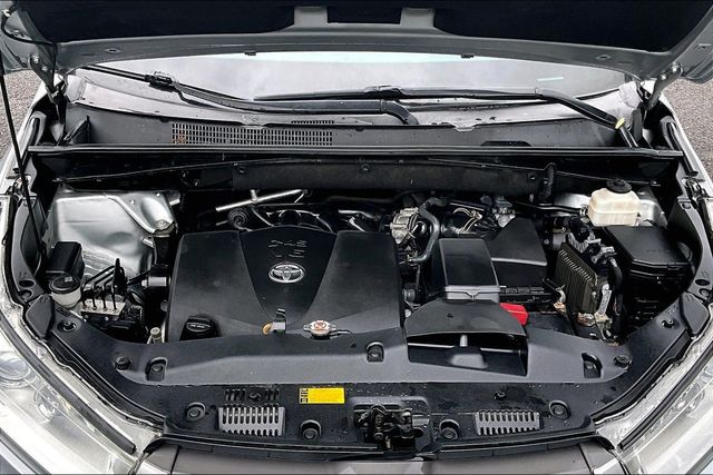 2019 Toyota Highlander LE - 23017188 - 35