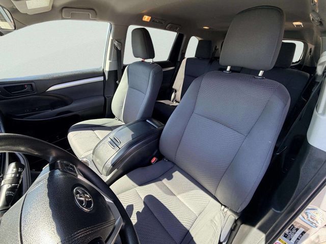 2019 Toyota Highlander LE AWD 4dr SUV - 23044850 - 16