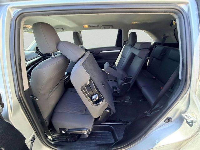 2019 Toyota Highlander LE AWD 4dr SUV - 23044850 - 23