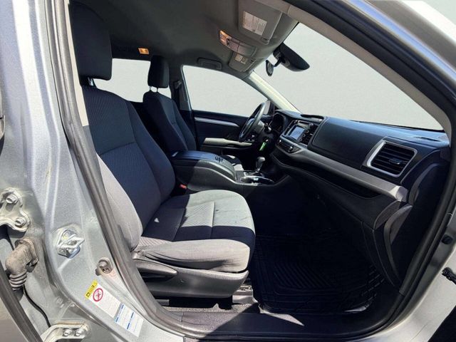2019 Toyota Highlander LE AWD 4dr SUV - 23044850 - 34