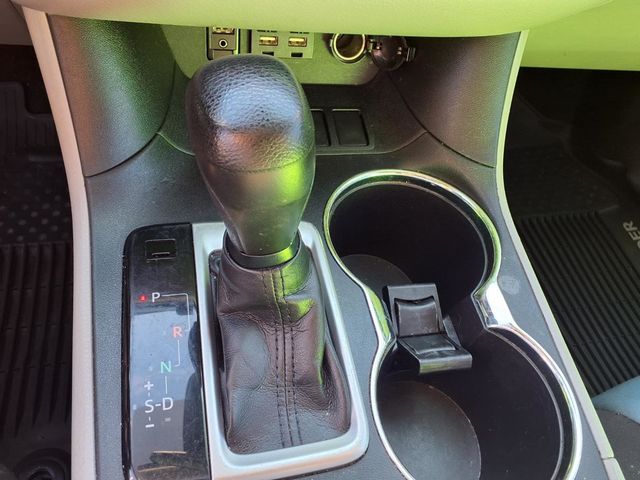 2019 Toyota Highlander LE I4 FWD - 23095984 - 11