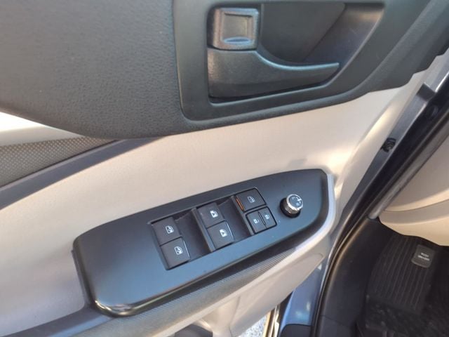 2019 Toyota Highlander LE I4 FWD - 23095984 - 3
