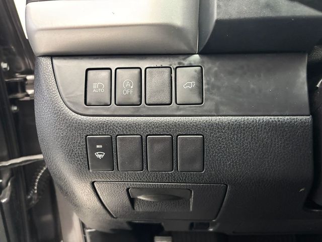 2019 Toyota Highlander LE Plus V6 AWD - 23022606 - 9