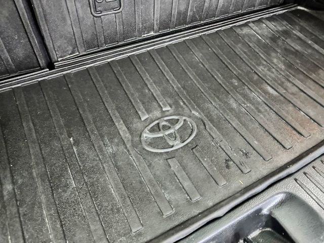 2019 Toyota Highlander LE Plus V6 AWD - 23022606 - 23