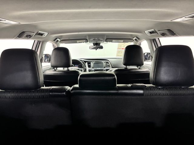 2019 Toyota Highlander LE Plus V6 AWD - 23022606 - 24