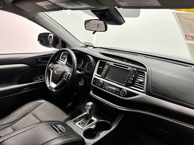 2019 Toyota Highlander LE Plus V6 AWD - 23022606 - 25
