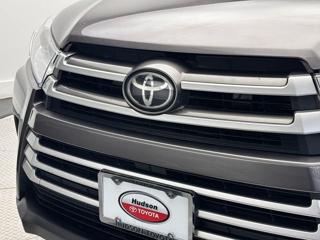 2019 Toyota Highlander LE Plus V6 AWD - 23022606 - 2