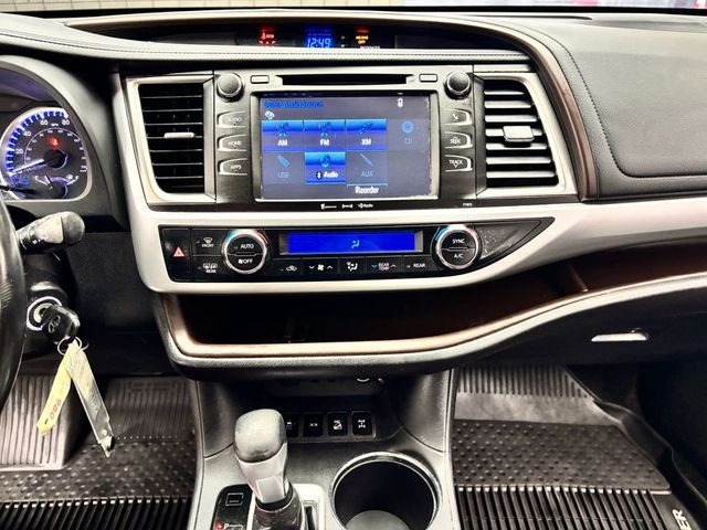 2019 Toyota Highlander LE Plus V6 AWD - 23022606 - 31