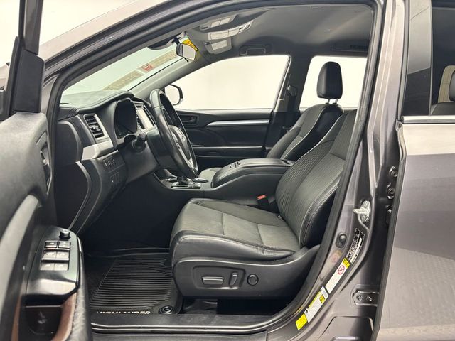 2019 Toyota Highlander LE Plus V6 AWD - 23022606 - 6